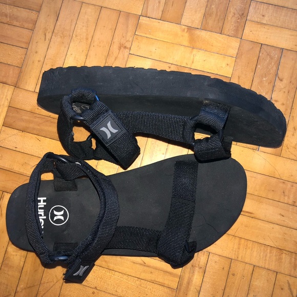 Hurley strappy sandals. Teva style - Picture 8 of 8